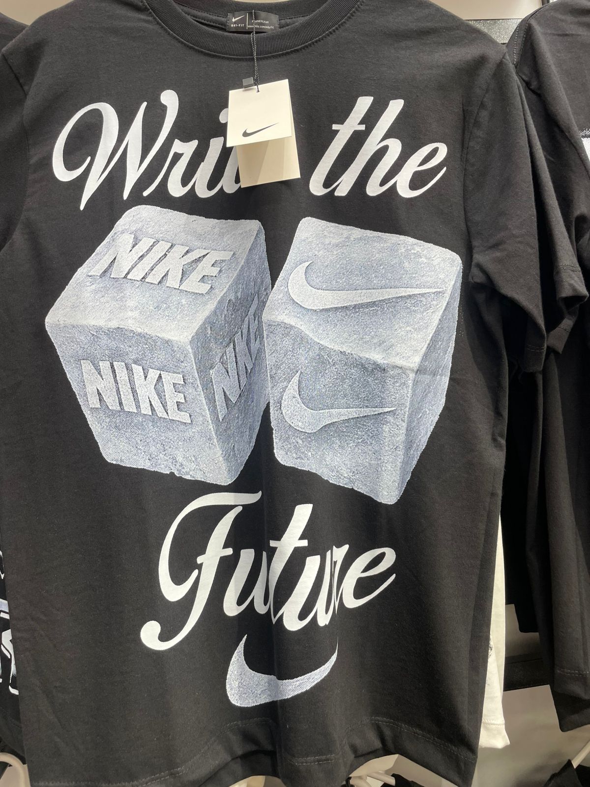 Camiseta nike WRITE THE FUTURE